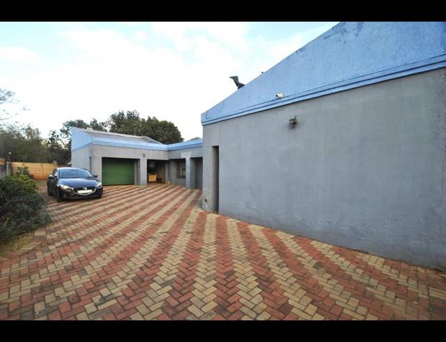 4 BEDROOM HOUSE FOR SALE IN DAWN PARK